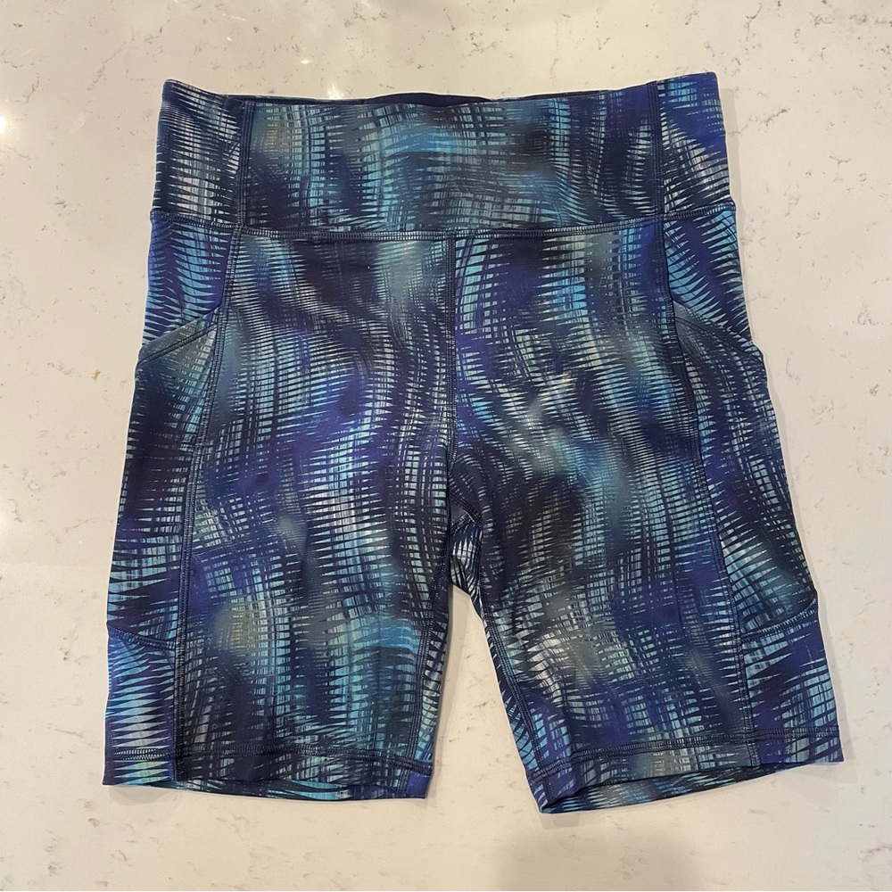 Lululemon Blue Patterned Bike Shorts (NEVER WORN)